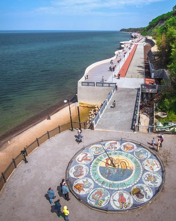 Фиола у озера