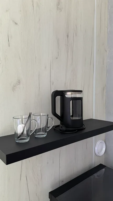 Уютный панорамный домик в глэмпинге у моря