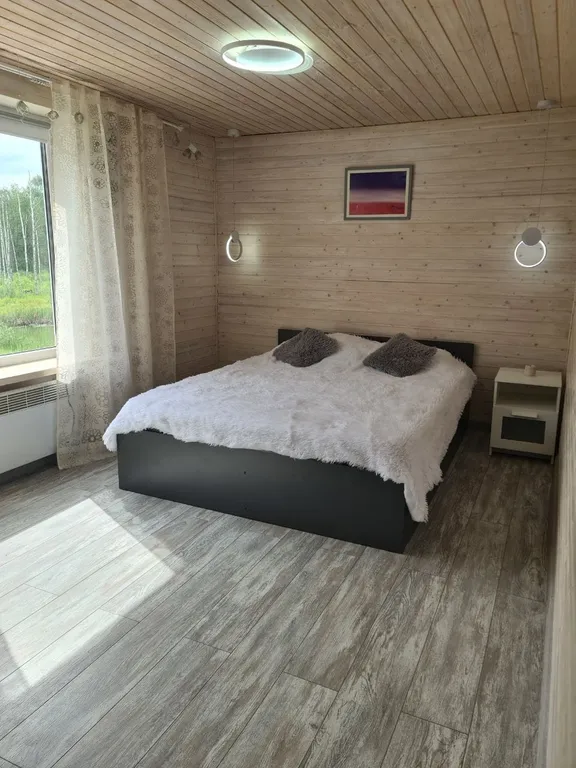 Дом с прудом