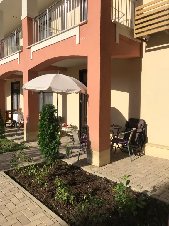 Квартира у озера и моря