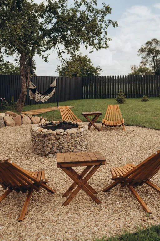 Треугольный домик рядом с Беловежской пущей