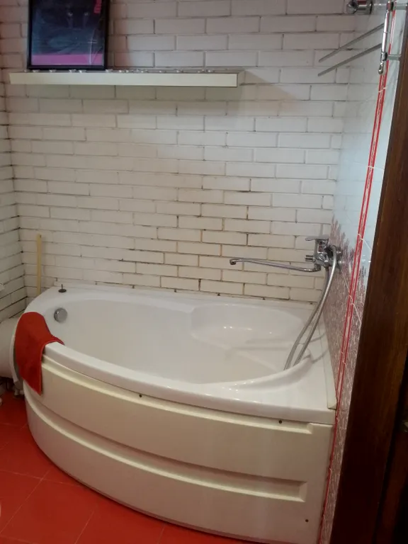 Домик с двором и мангалом