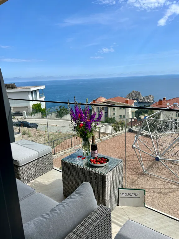 Квартира с прекрасным видом на море и скалы Адалары