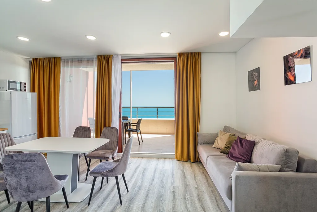 3-комнатная квартира №180А с видом на море Фамилия Делюкс