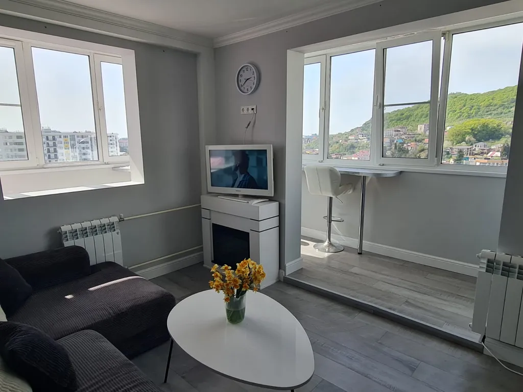 Трёхкомнатная квартира в Сочи  с видом на море и горы