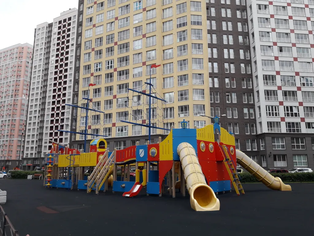 Уютная квартира в новом доме недалеко от метро