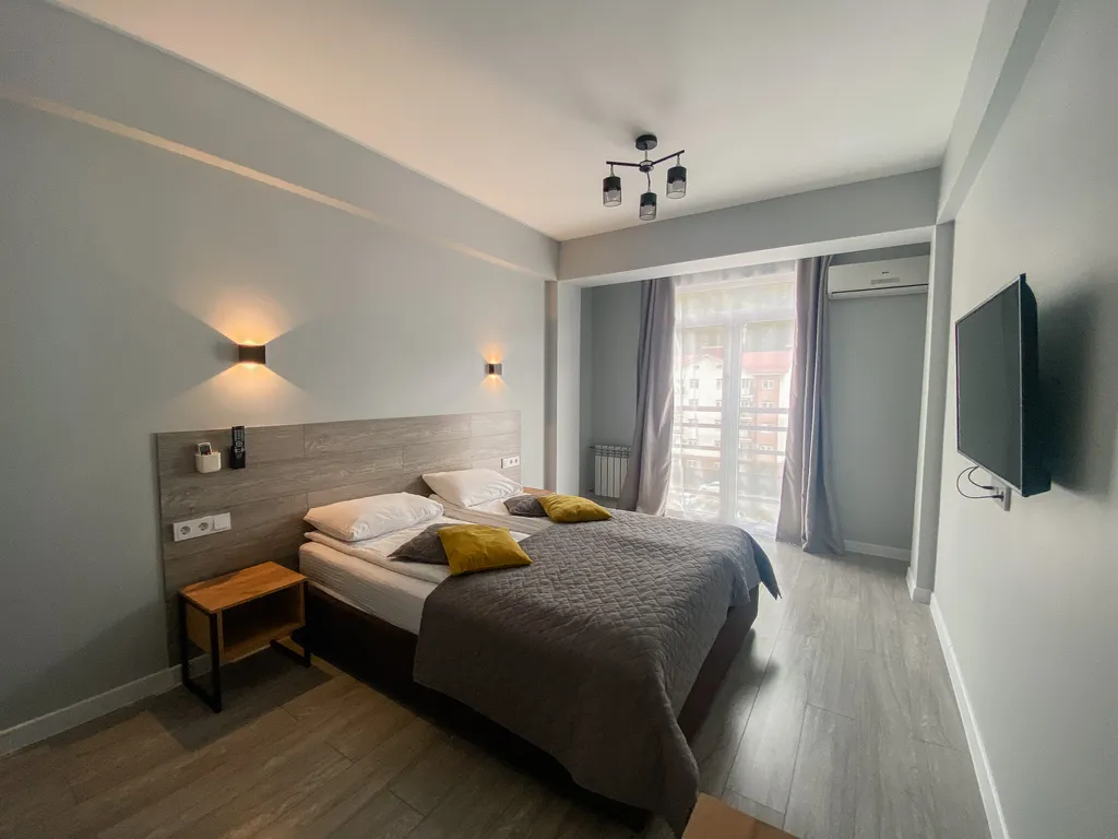 Просторная квартира с балконом вблизи подъемника