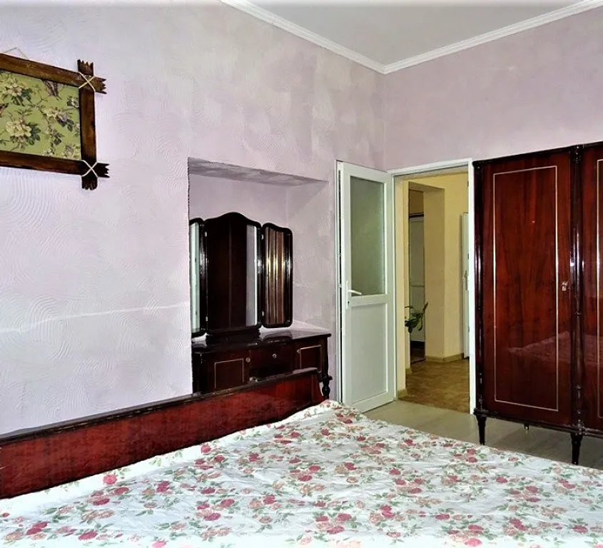 Двухкомнатный дом со своим двориком