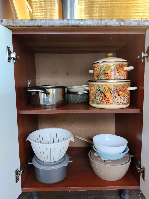 Домик на озере в глуши