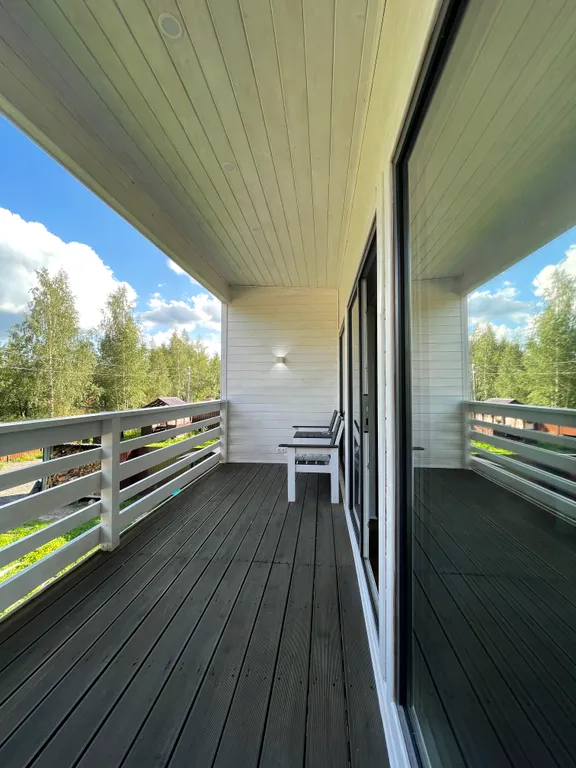 Вилла с банным чаном на берегу водоёма