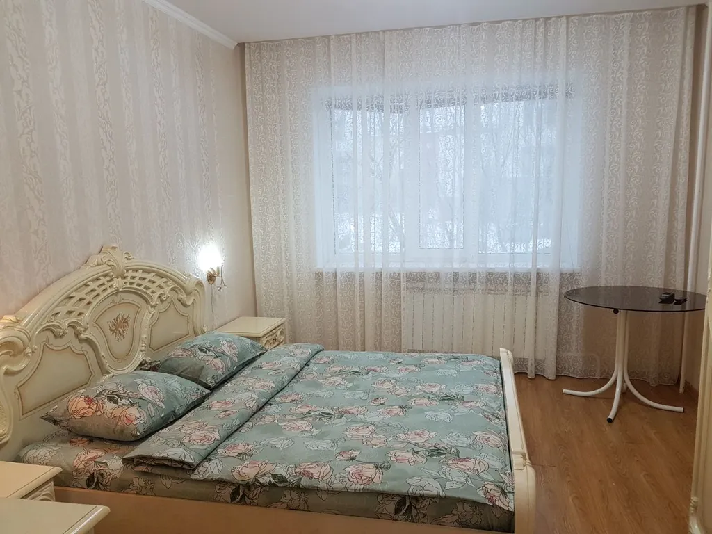 Просторная 2-комнатная квартира — аренда посуточно в Новый Уренгой