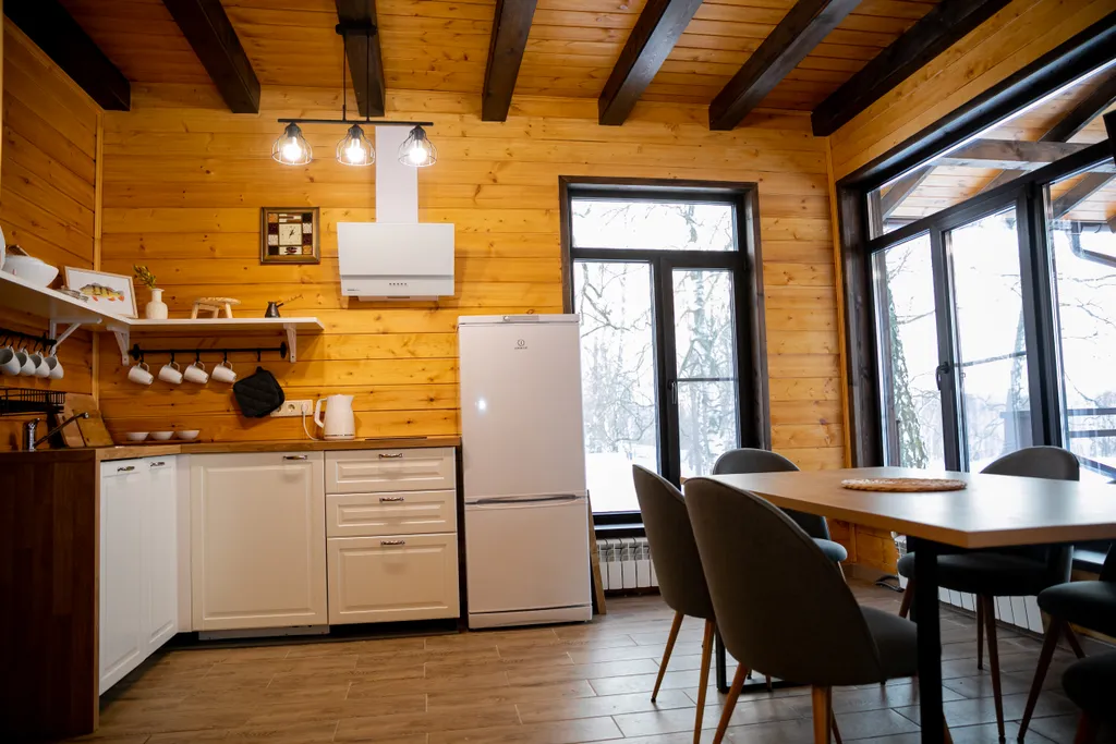 Дом на берегу озера