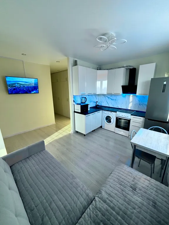 Уютная квартира в элитном доме, закрытая территория и видеонаблюдение — аренда посуточно в Тобольск