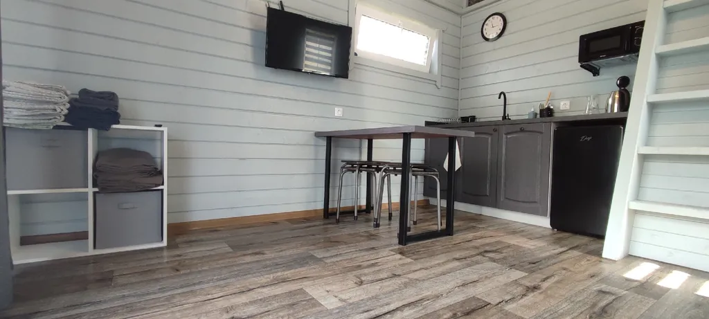 Дом на берегу реки