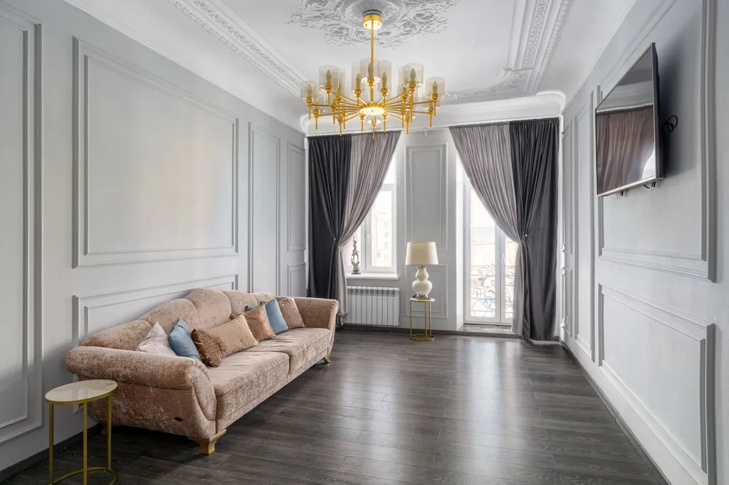 Четырехкомнатная квартира с бaлкoнoм в цeнтрe — аренда посуточно в Санкт-Петербург