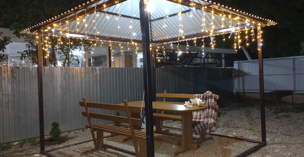 Гуамкаюг. Дом с купелью и видом на горы