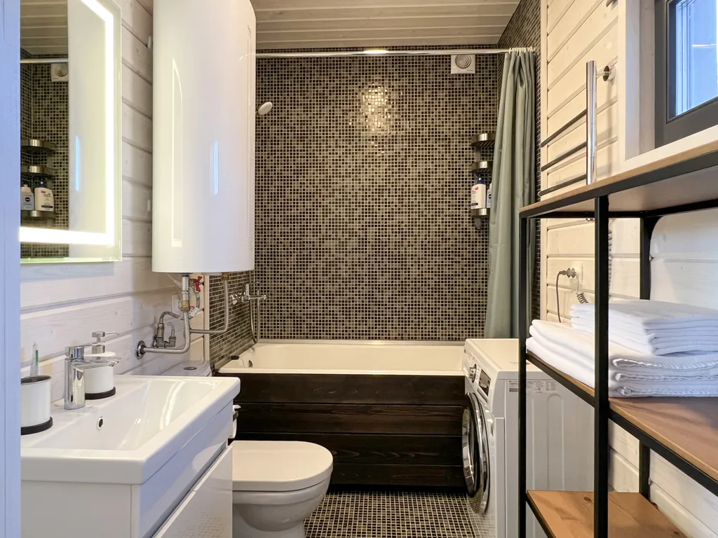 Коттедж Стильный двухэтажный дом на озере — Стеклянный