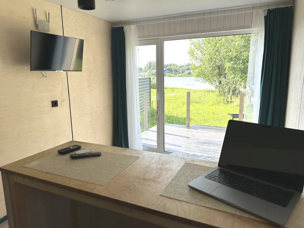 Коттедж Дом на берегу реки у пирса — Сясьстрой