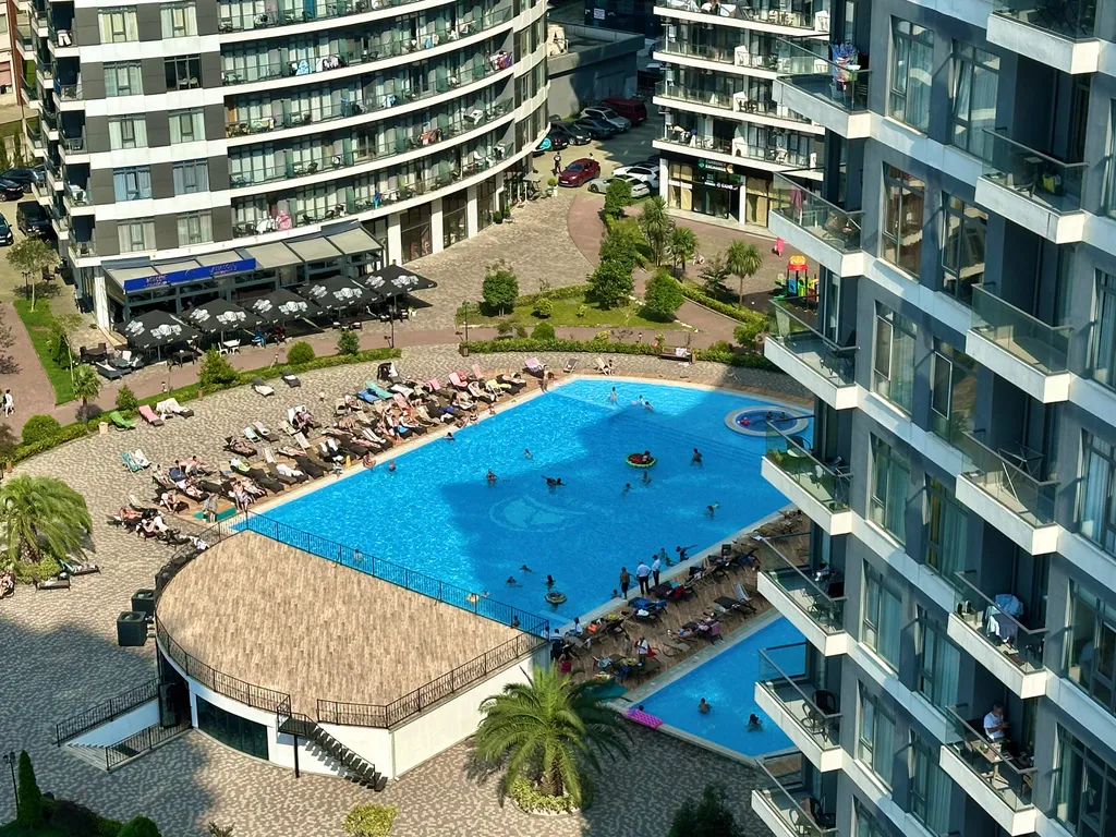 Уютная квартира с бассейном