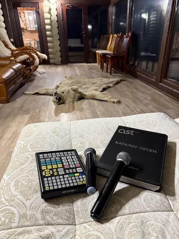 Двухэтажный дом из сруба а Теберде с баней с видом на горы и реку