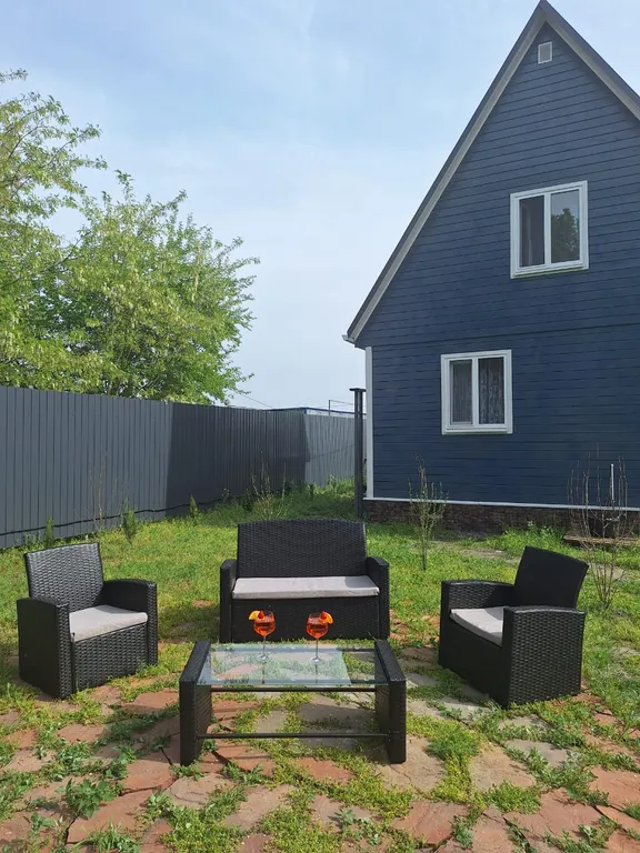 Участок с домом на берегу реки Лагутник