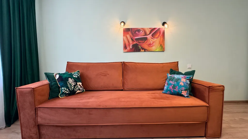 Двухкомнатная квартира с раздельными комнатами рядом с Норд Ареной