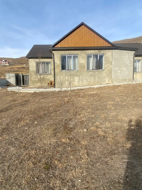 Дом Золотая рыбка с видом на горы и рядом с озером