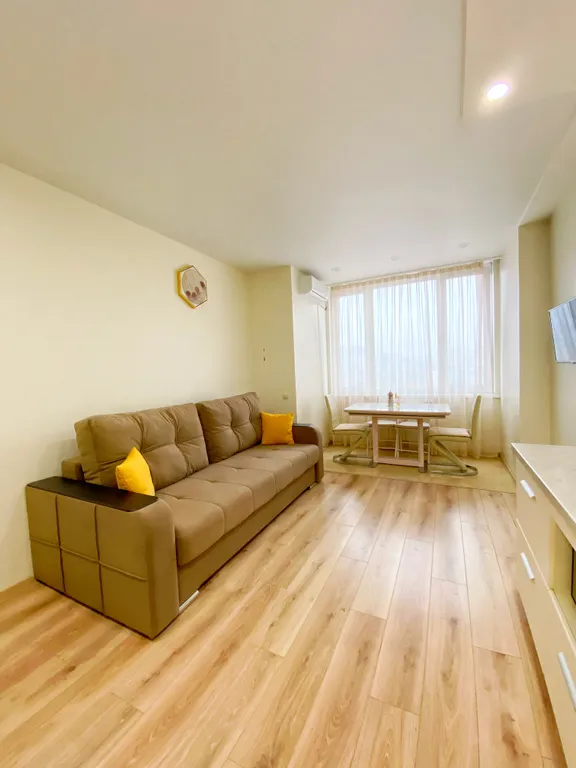 Уютная двухкомнатная квартира с видом на город