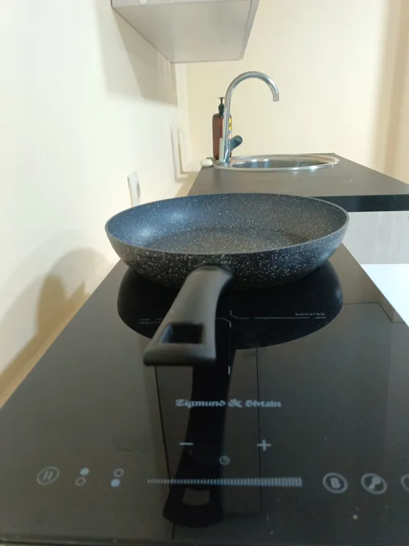 Квартира в доме с райским садом под смотровой площадкой и близ моря