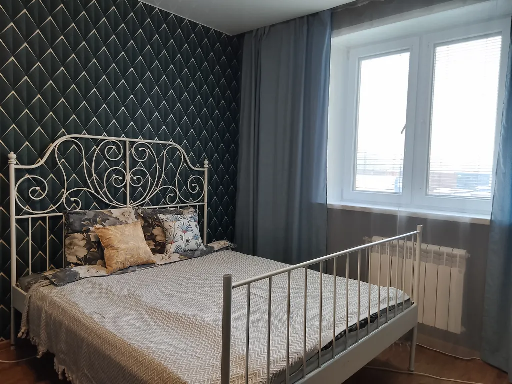 Уютная однокомнатная квартира около аэропорта Толмачево — аренда посуточно в Обь