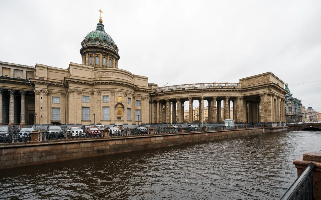 Квартира Двухкомнатная квартира у Казанского Собора — Санкт-Петербург