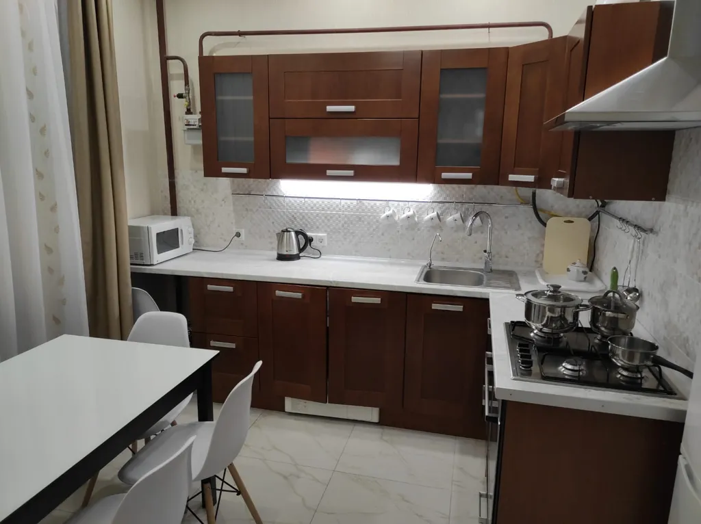 Современная 2-я большая квартира прямо на набережной с пляжем у дома