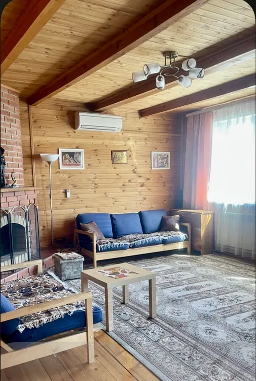 Уютный дом на берегу реки Кама