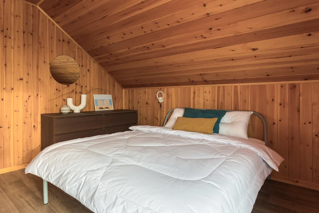 Большой загородный дом