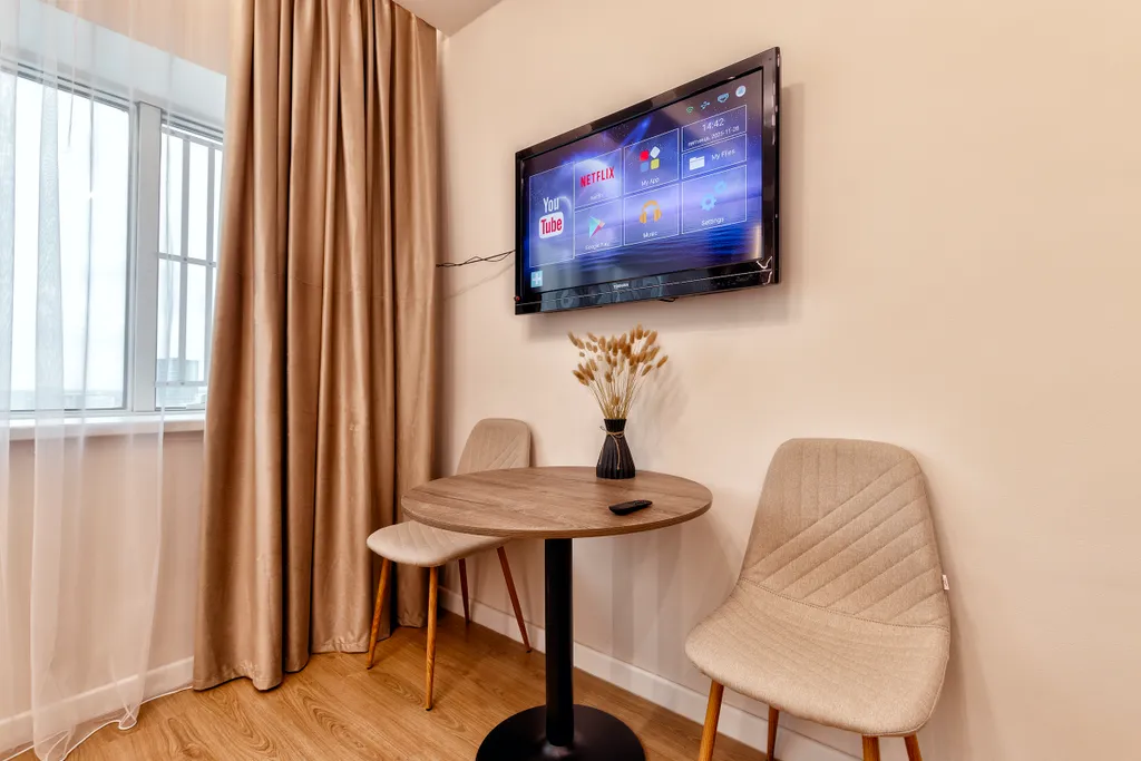 Элитная студия с панорамным видом из окна в самом центре столицы