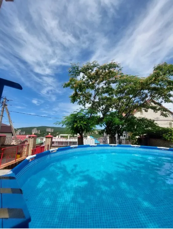 Комната с видом на море