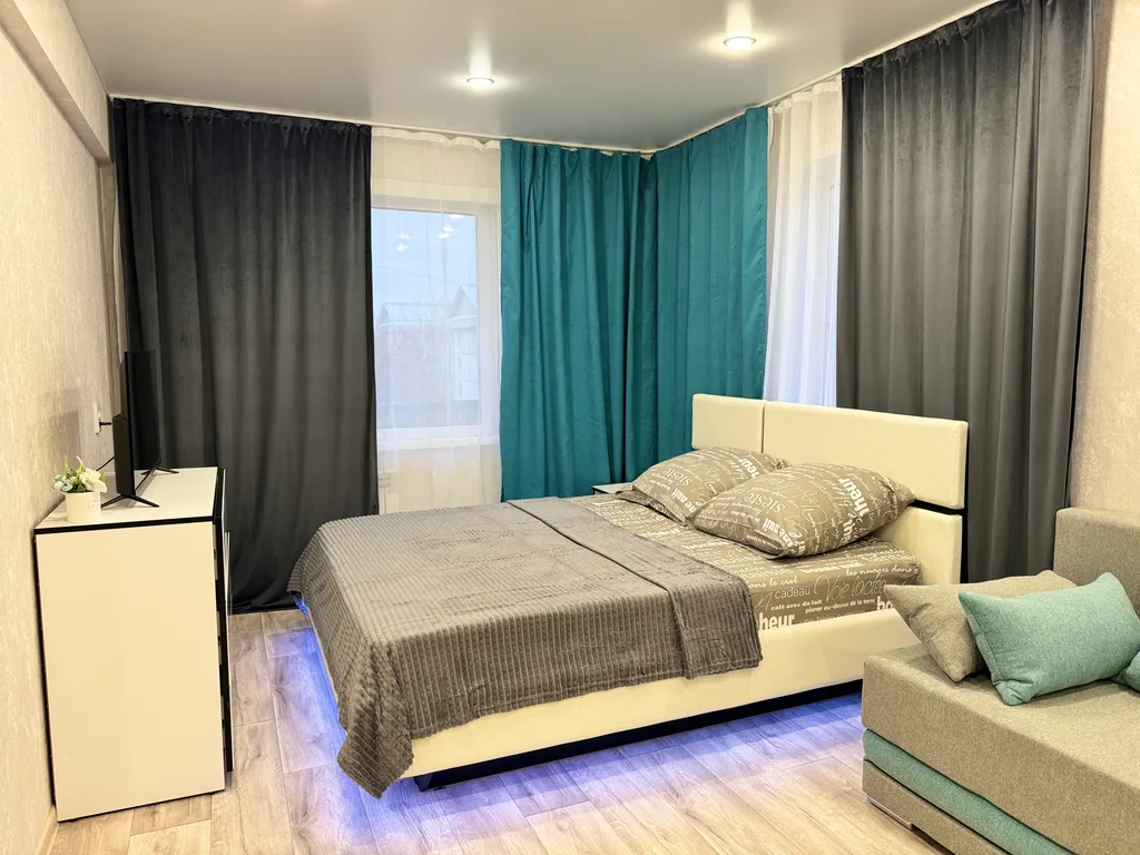 Квартира в районе Детского Мира — аренда посуточно в Бийск