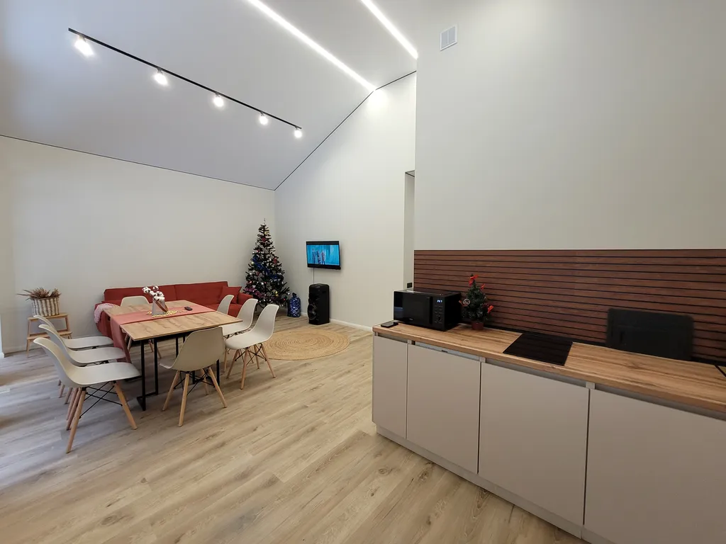 Дом в сосновом лесу