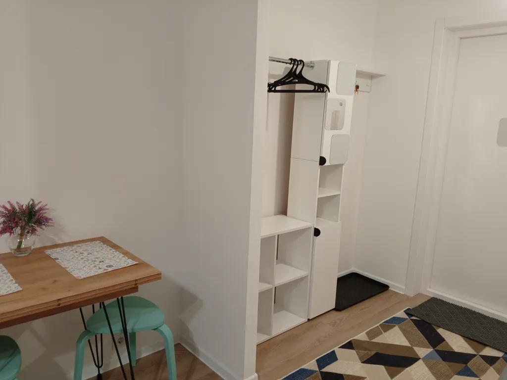 Студия напротив ГУОР по хоккею