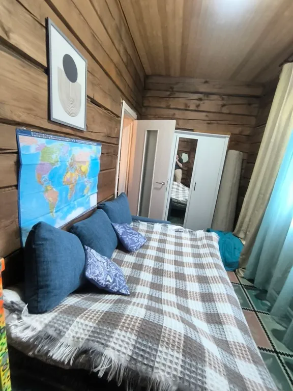 Атмосферный уютный экокоттедж из кедра с прудом