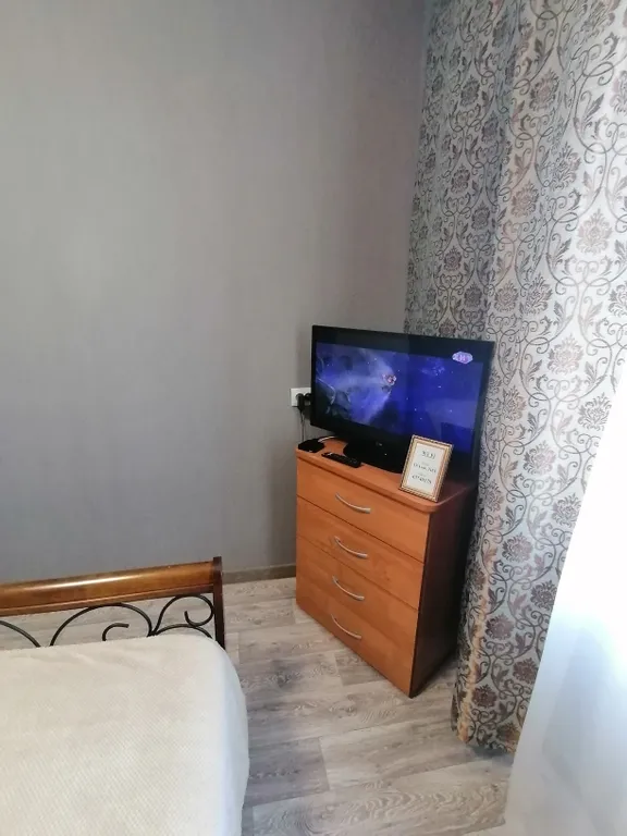 Чистая двухкомнатная квартира на Каштаке