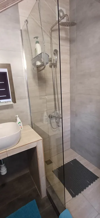 Уютный дом на берегу реки рядом с центром