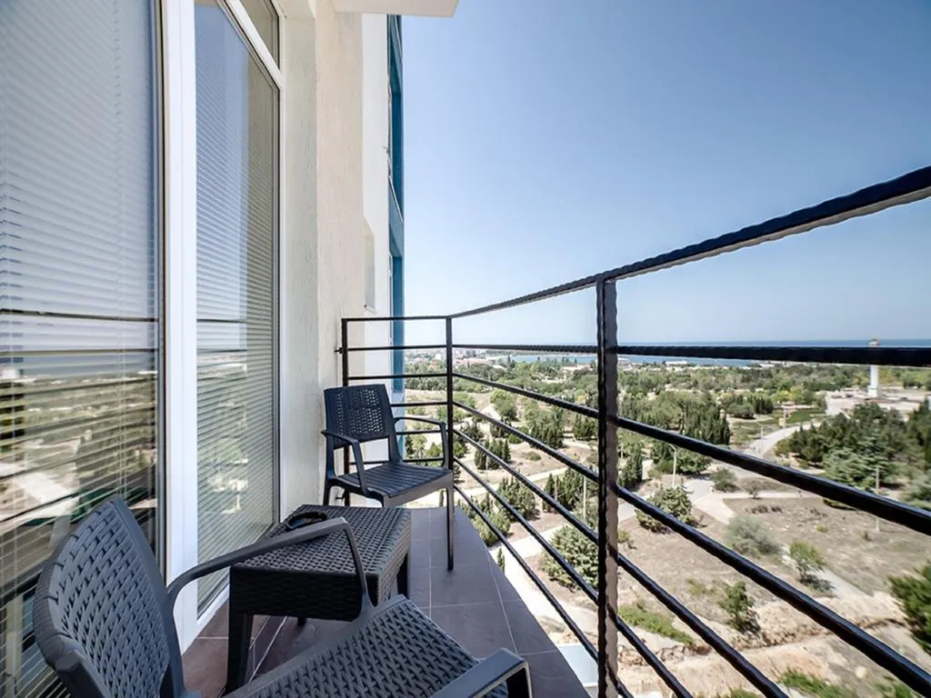 Квартира Квартира Номер с балконом и видом на двор и парк — Севастополь