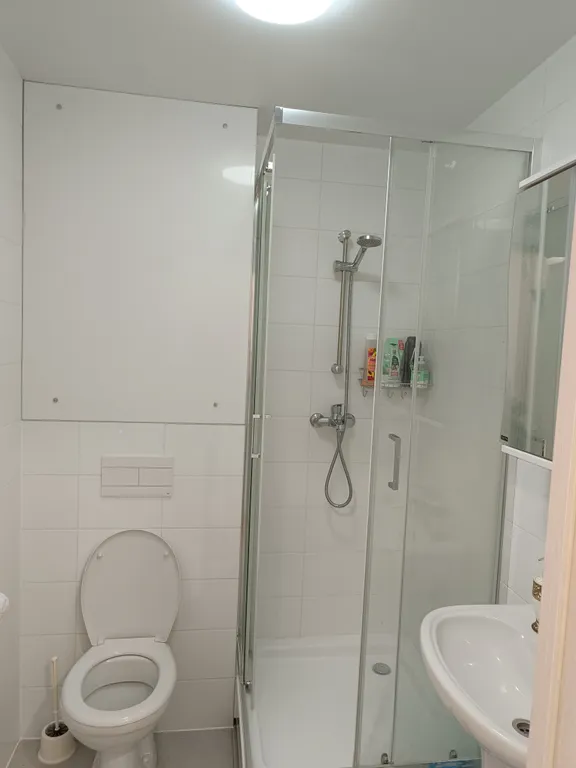 Уютная студия с видом на лес