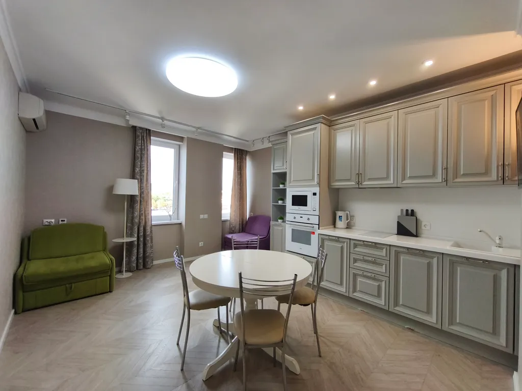 Просторная квартира с шикарным видом на море