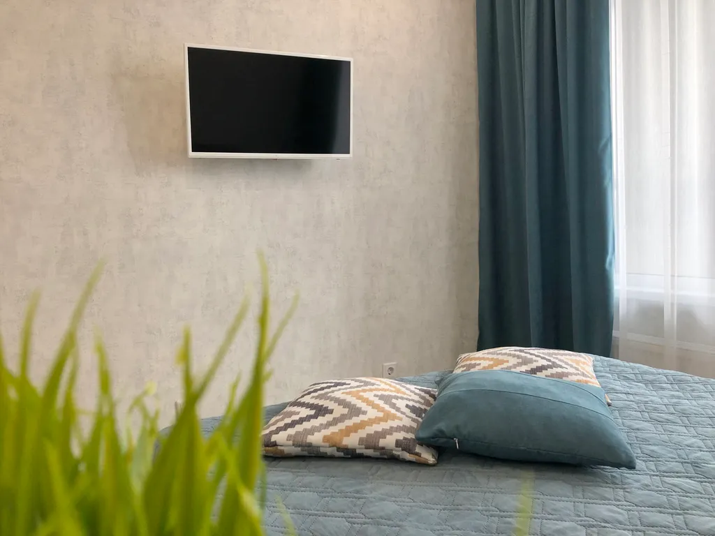 Студия возле ашана и ленты