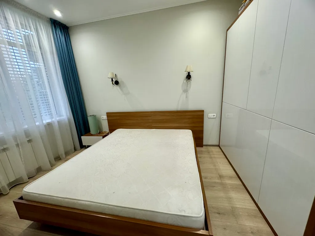 Дом с бассейном и баней у моря