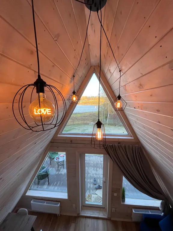 Дом с видом на озеро рядом с Ладожскими шхерами