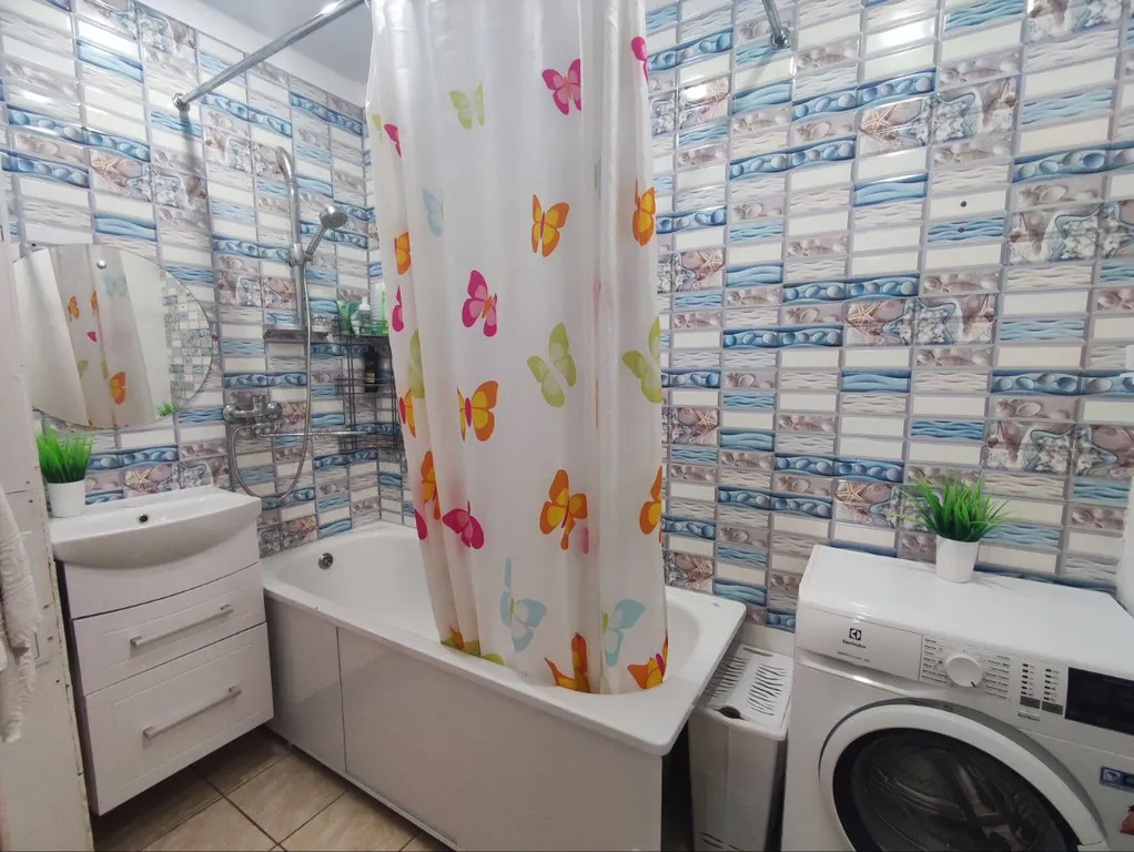 Просторная уютная квapтиpa студия с 2 спальнями рядом с Термы Voda