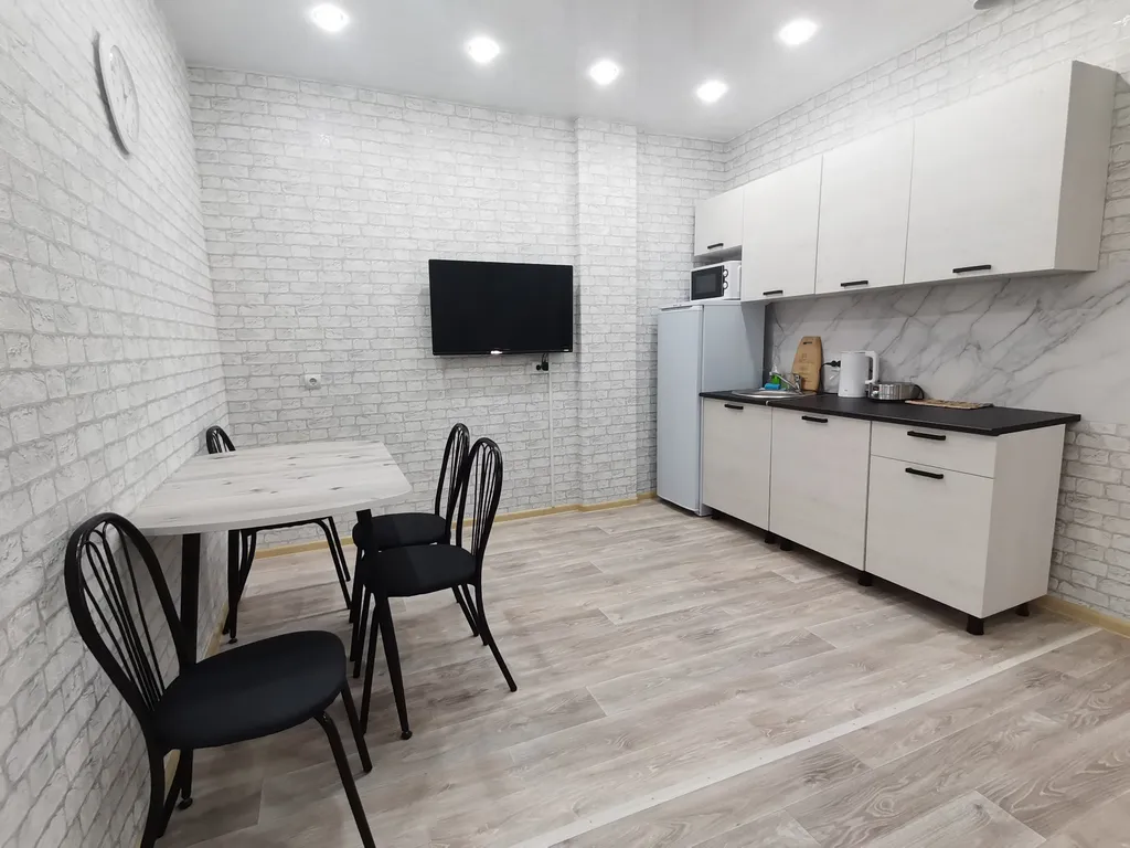 Просторная студия рядом с бассейном